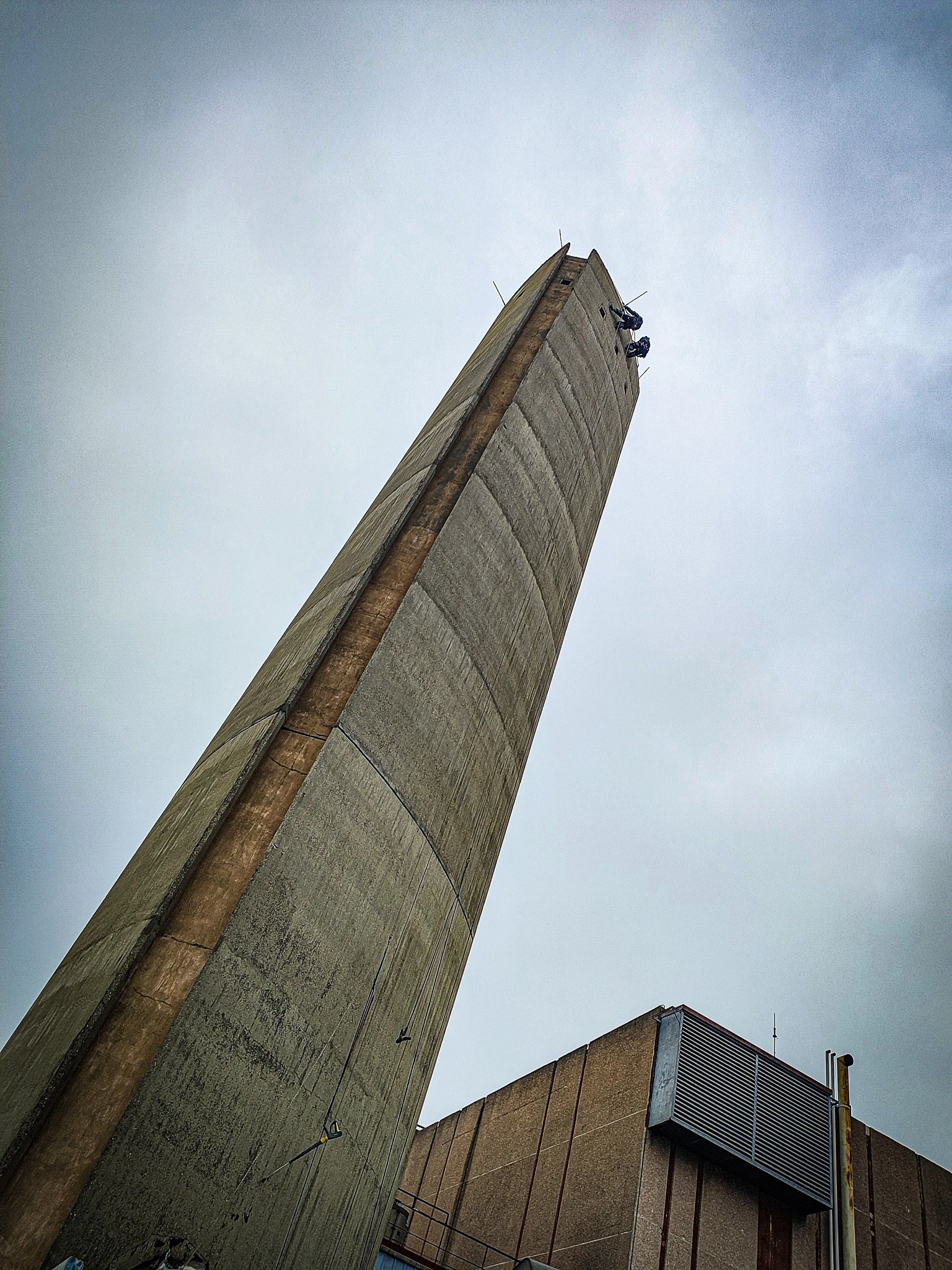 Intervention de cordistes MS Access pour une jolie cheminée chez DSA AQUITAINE à Cenon (industrie) – 2